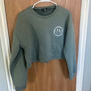 Juniors or women’s crop quilted sweat shirt